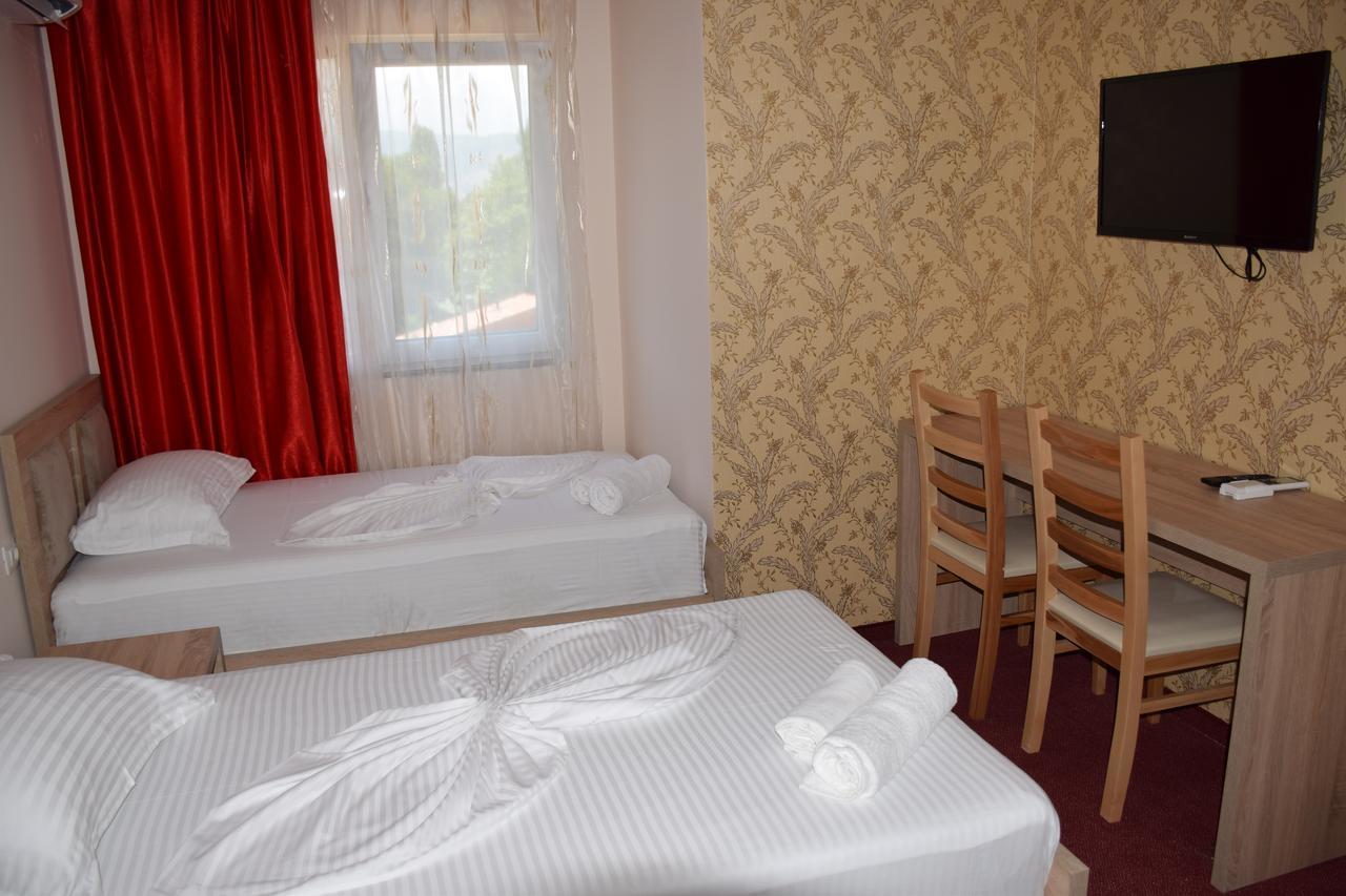 Hotel Pogradeci 2 Tushemisht 외부 사진